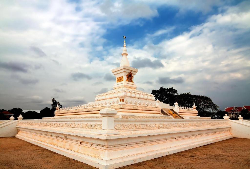 Leuxay Hotel Vientiane Exteriör bild