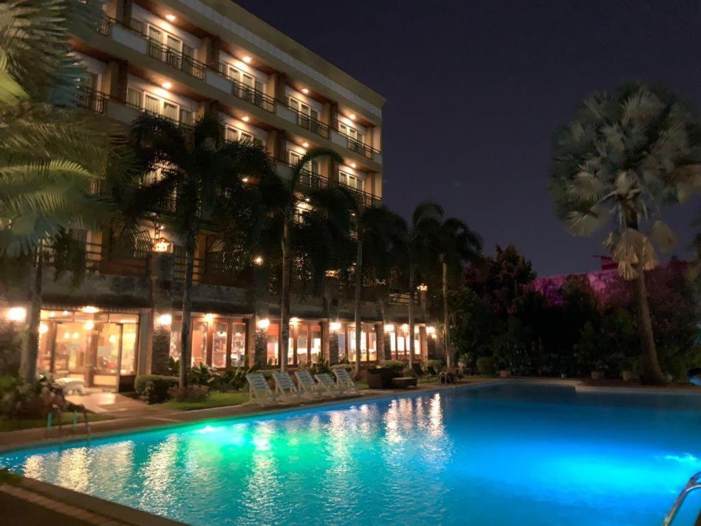 Leuxay Hotel Vientiane Exteriör bild