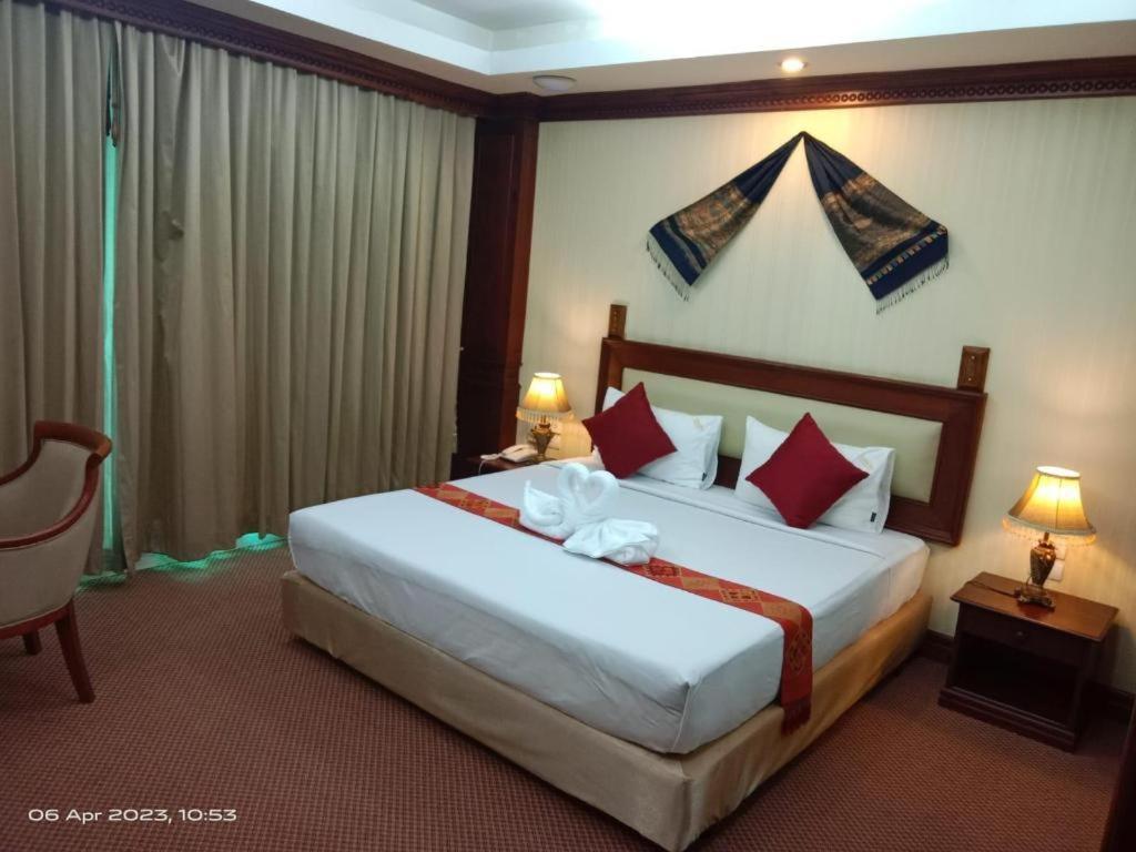 Leuxay Hotel Vientiane Exteriör bild