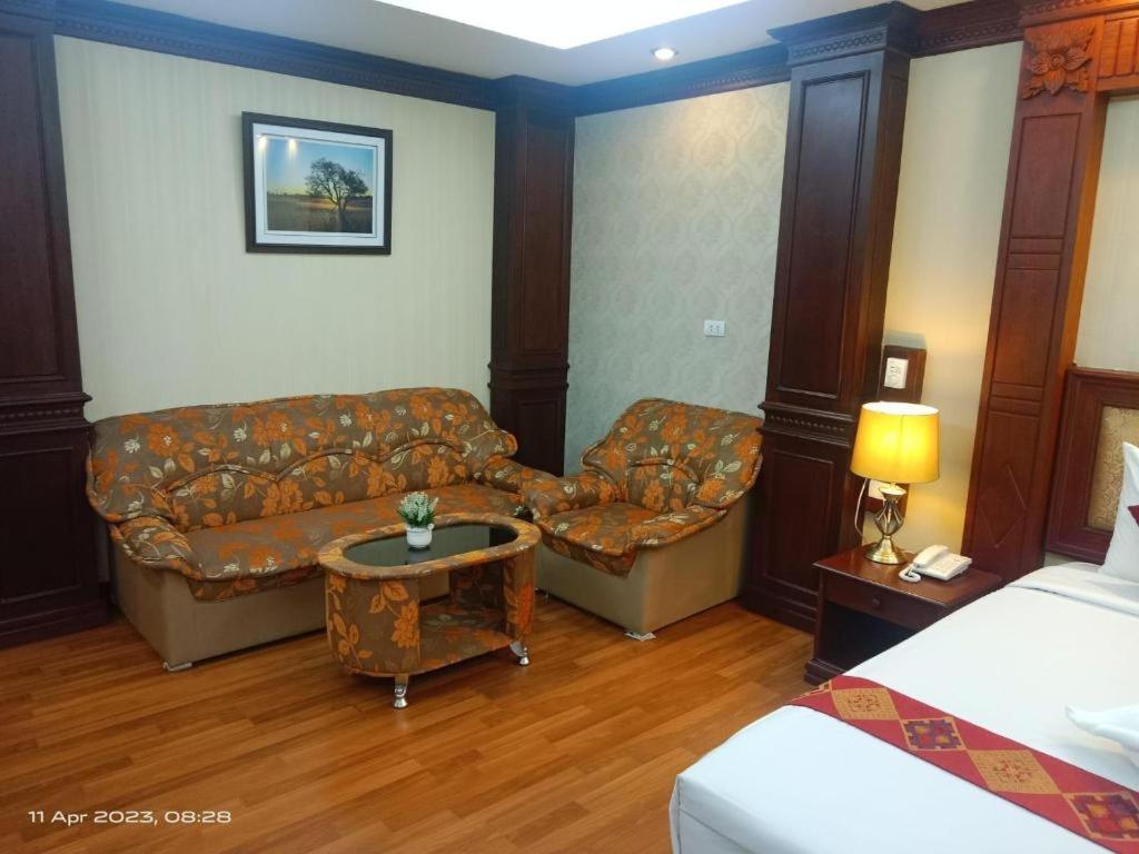 Leuxay Hotel Vientiane Exteriör bild