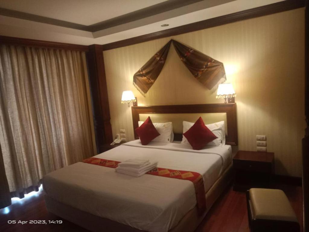 Leuxay Hotel Vientiane Exteriör bild