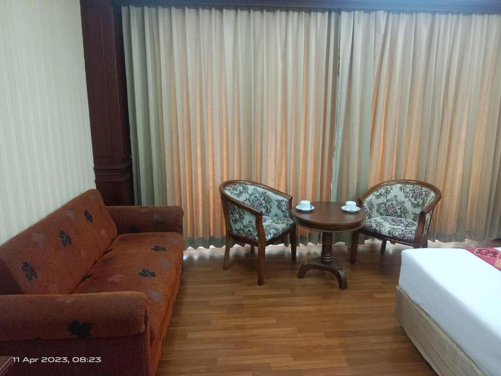 Leuxay Hotel Vientiane Exteriör bild